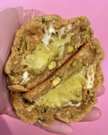 Pistacho Lover, cookie coupé au cœur de crème pistache