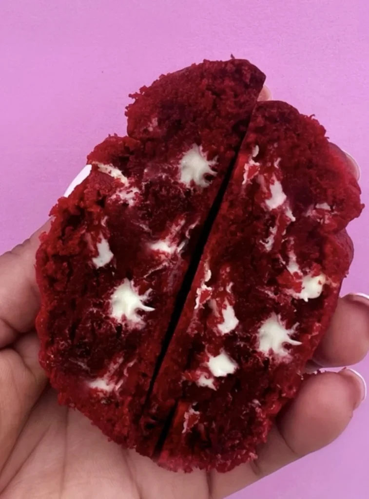Cookies Paradise – ruby velvet coupe